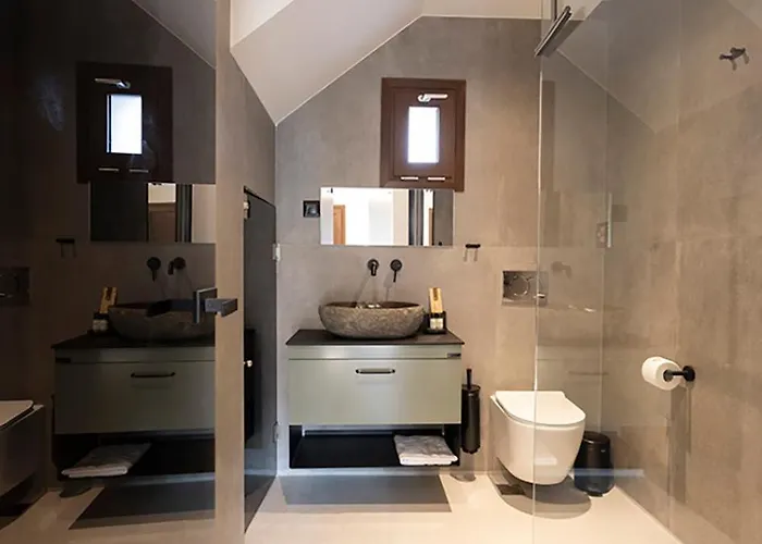 Akira Apartment