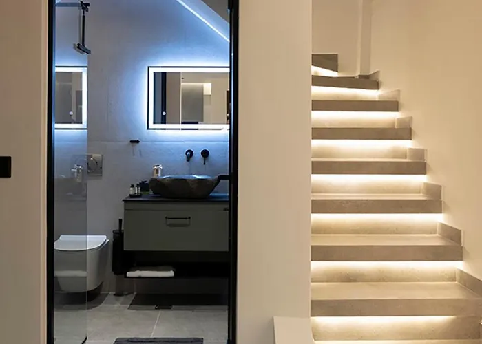 Akira Apartment *