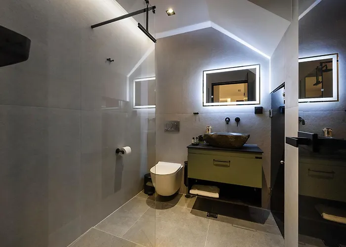 Akira Apartment